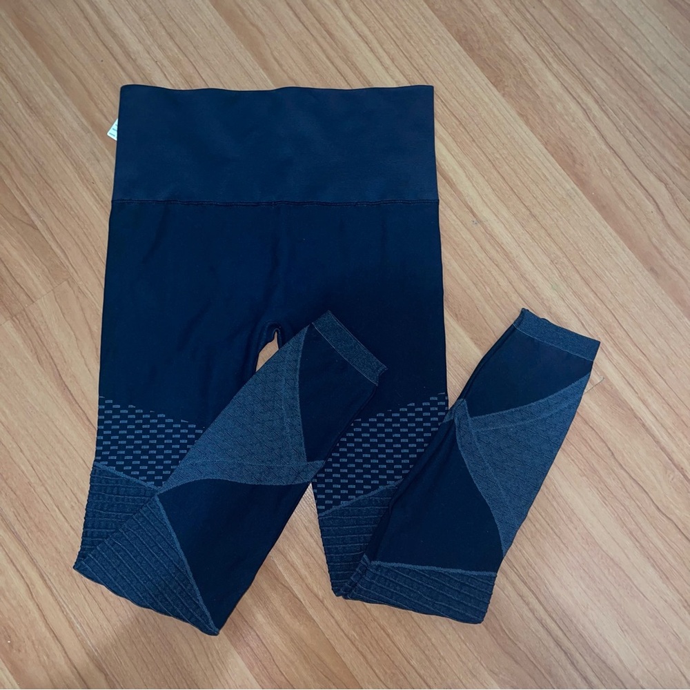 Spanx Indigo Sky Blue Seamless Moto Leggings Large NWT High Waisted Compression - Picture 2 of 11